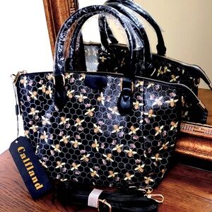 New Calfland “Bee Design”, Women’s crossbody or handle purse.